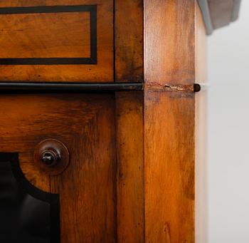 BOKSKÅP, 1800-talets andra hälft.