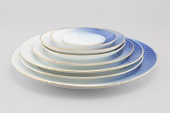 138 pieces of dinnerware "Blå Måsen" by Bing & Gröndahl, Denmark.