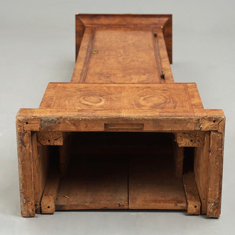 Daniel Quare and Stephen Horseman, London, an English early 18th century month-going longcase clock.