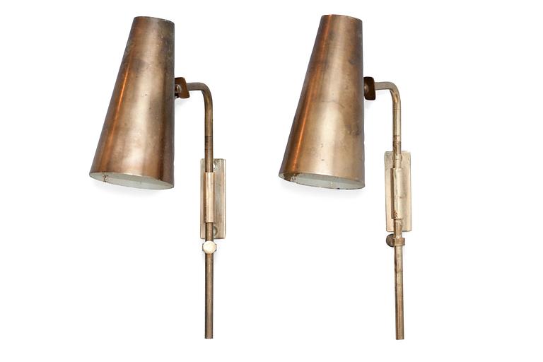 Paavo Tynell, A SET OF TWO WALLLAMPS.
