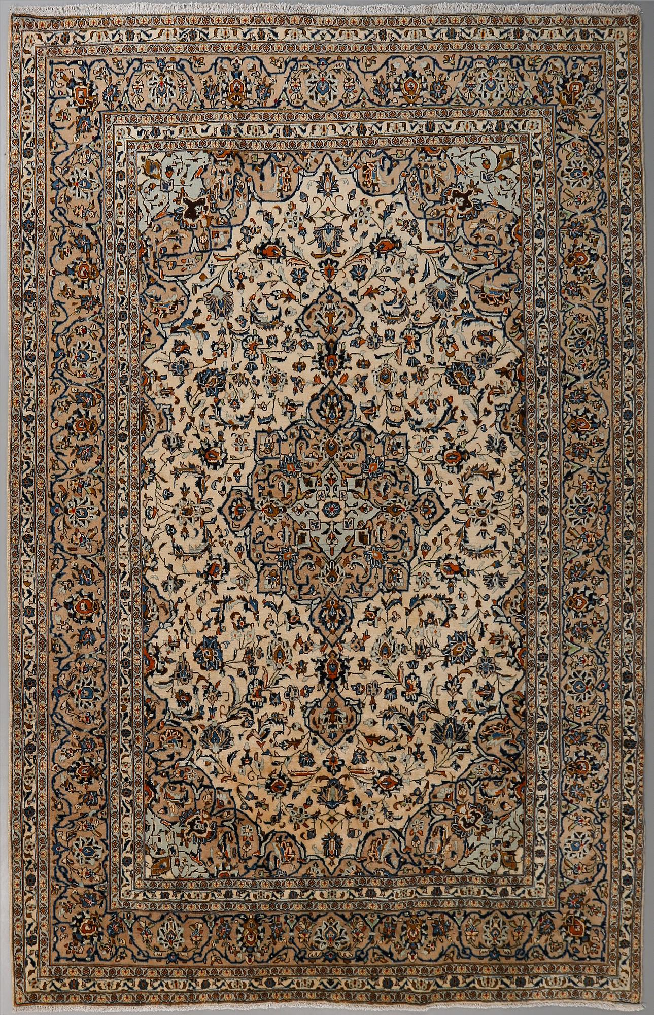 MATTA, Keshan, modern tillverkning, ca 338 x 244 cm.