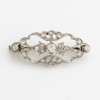 Brooch, CG Hallberg, 18K white gold with diamonds.