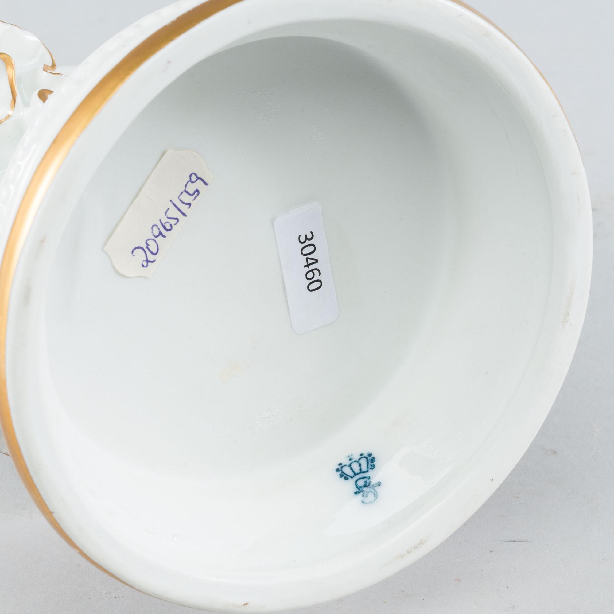 A Sitzendorf figurine, first half of 20th century.