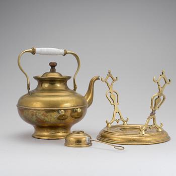 A brass samovar, late 19th century.