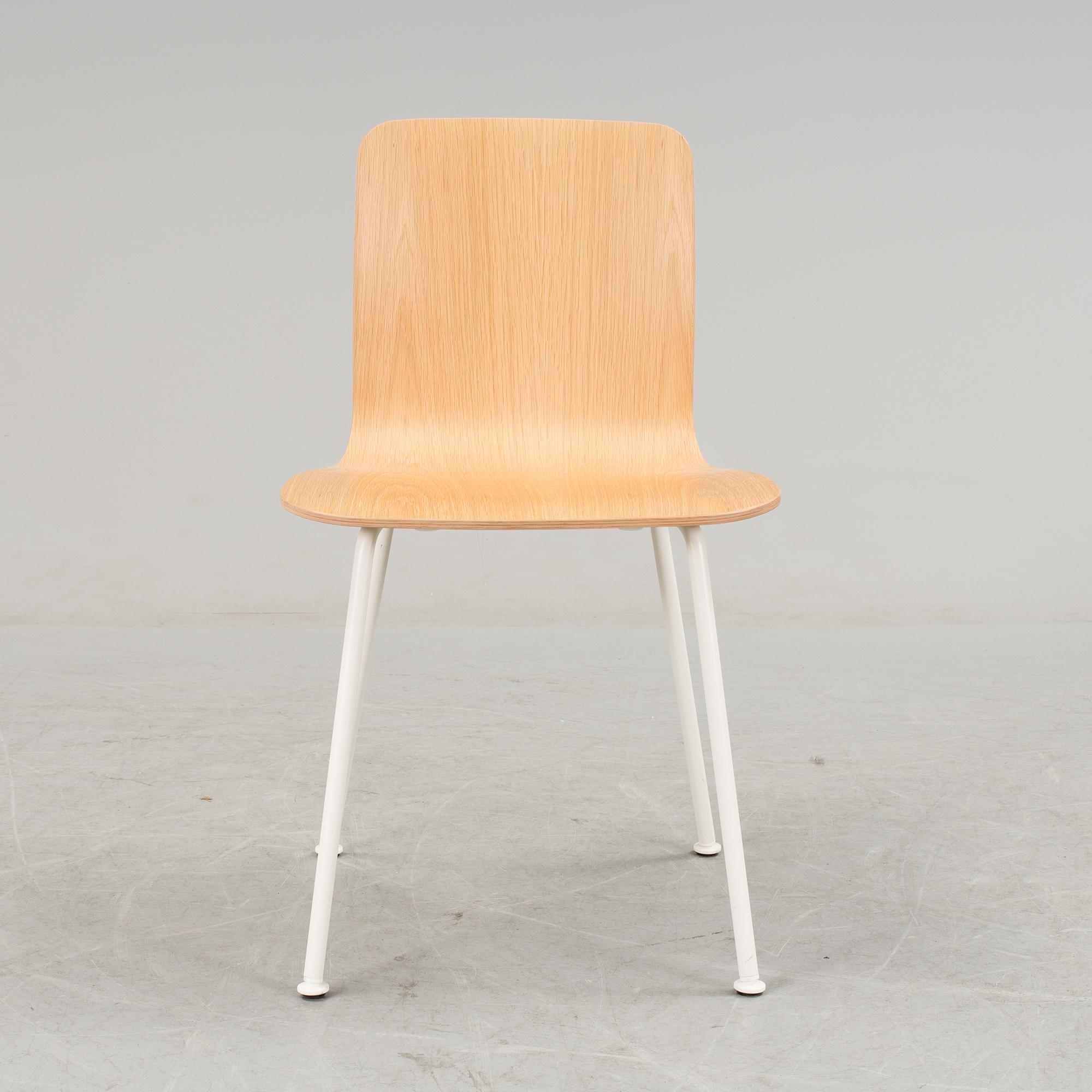 JASPER MORRISSON, a 'Hal Tube' oak chair from Vitra.