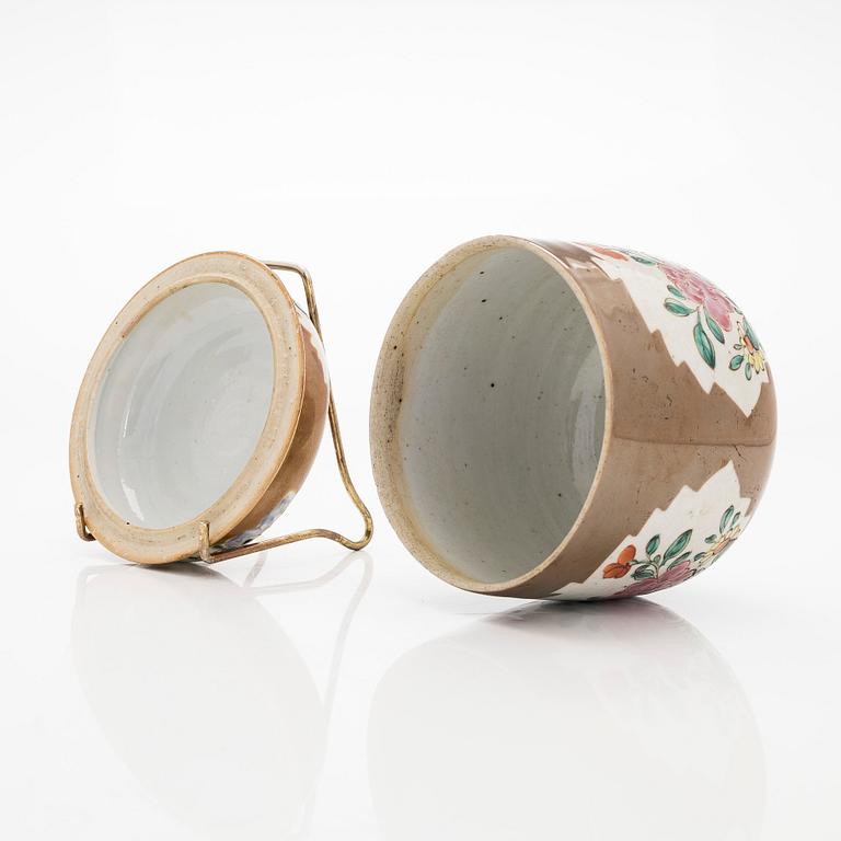 A famille rose jar with cover, Qing dynasty, Qianlong (1736-95).