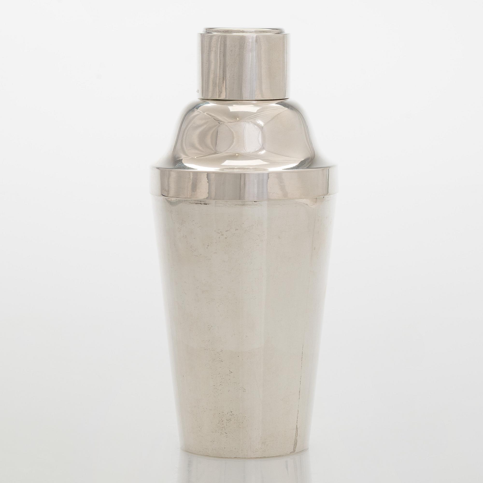 A silver cocktail shaker, Czechoslovakia 1945-1949.