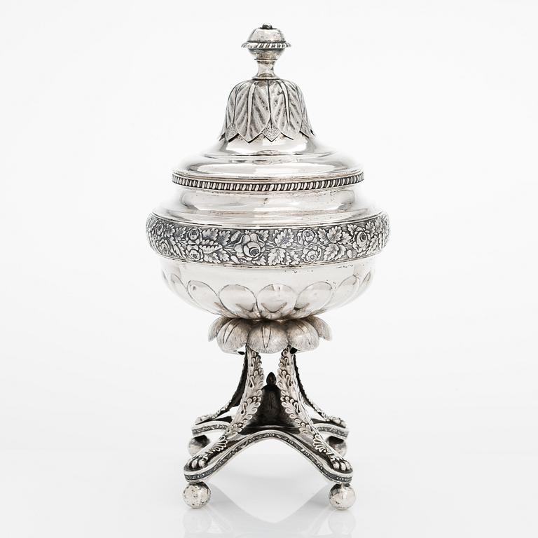 A silver sugar bowl, maker's mark of Henrik Johan Törnroth, Turku 1842.