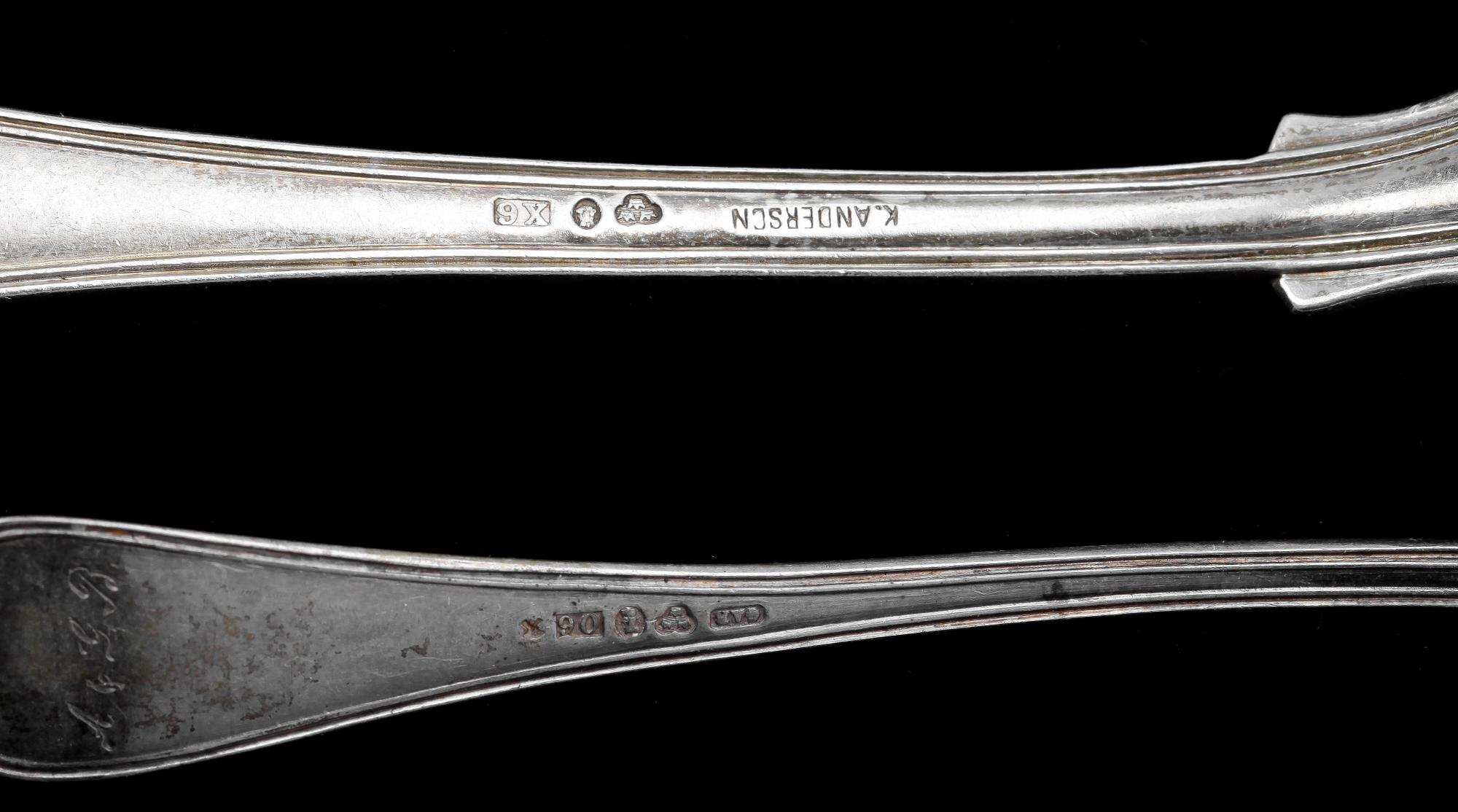 BESTICK, 33 delar. silver. Olika modeller och tillverkare. Mestadels omkring 1900. Total vikt ca 850 gram.