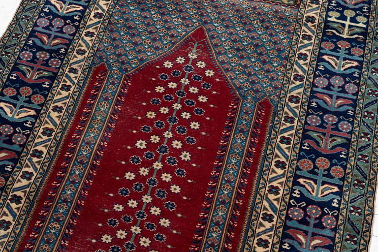 Prayer rug, possibly Kula, approx. 163 x 114 cm.