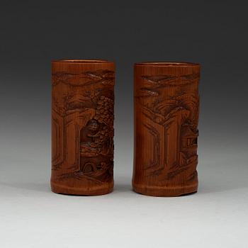 A pair of finely carved small Bamboo brushpots. Qing dynasty 19th century.
