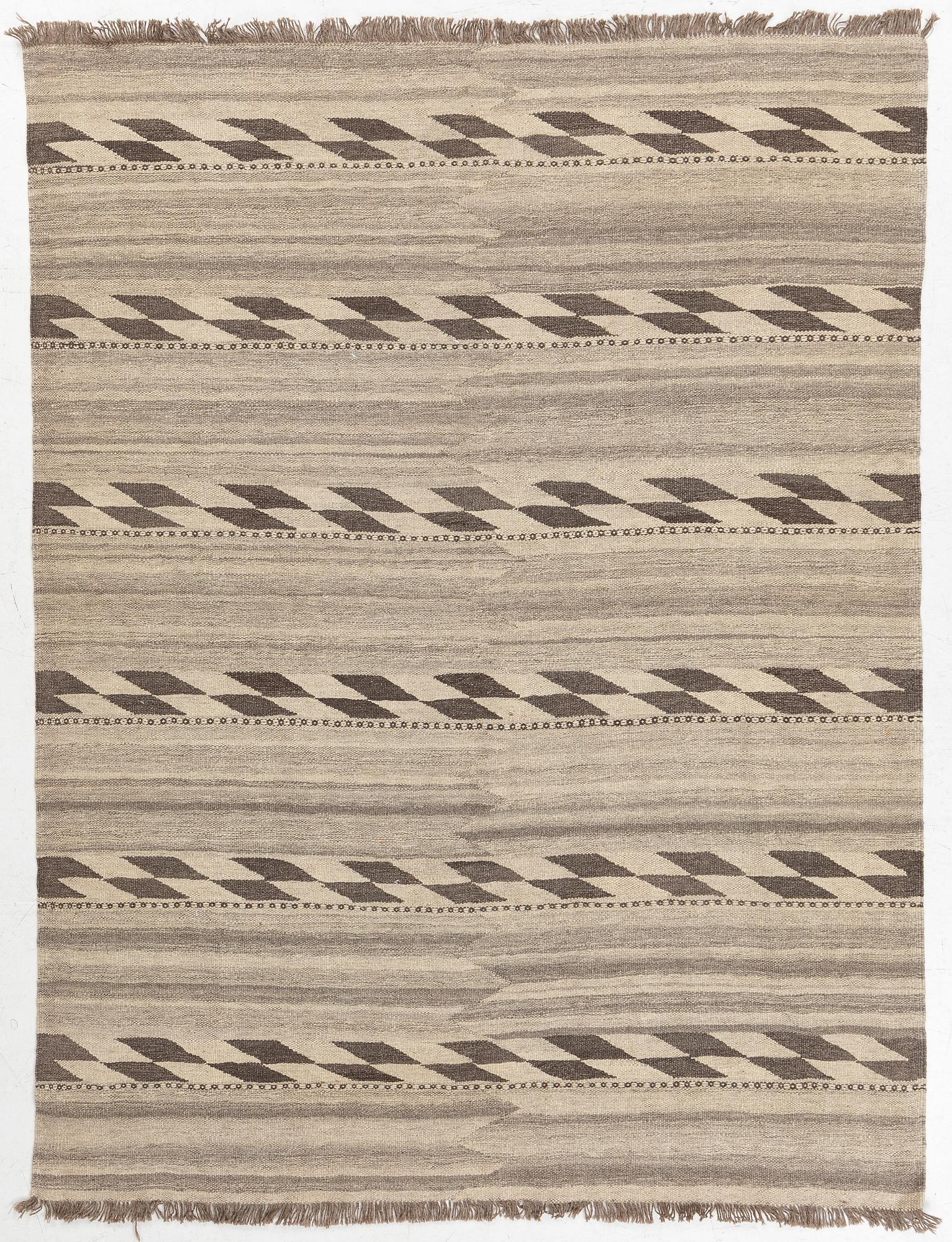 A persian kilim rug, c. 202 x 154 cm.