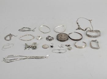 PARTI SILVER, 19 delar, olika länder, 1900-tal. Vikt 316 gram.