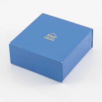 Pendant with chain in 18K gold featuring rock crystal and round brilliant-cut diamonds, Temple St Clair.