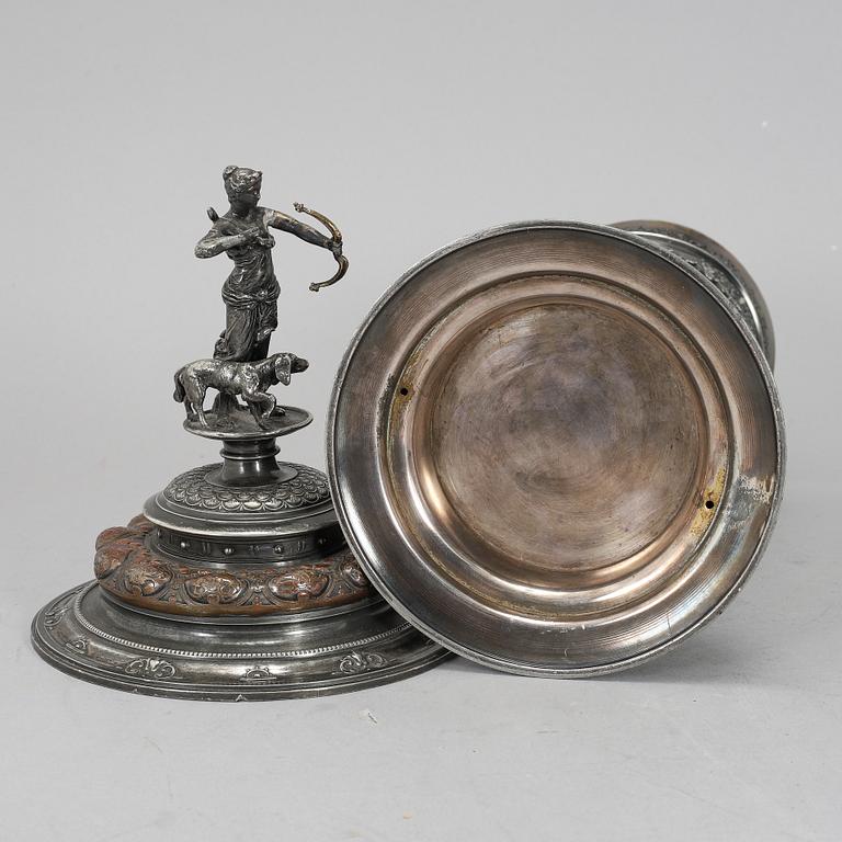 A silver plated cup with lid, WMFB (Würtembergische Metallwarenfabrik), late 19th century.