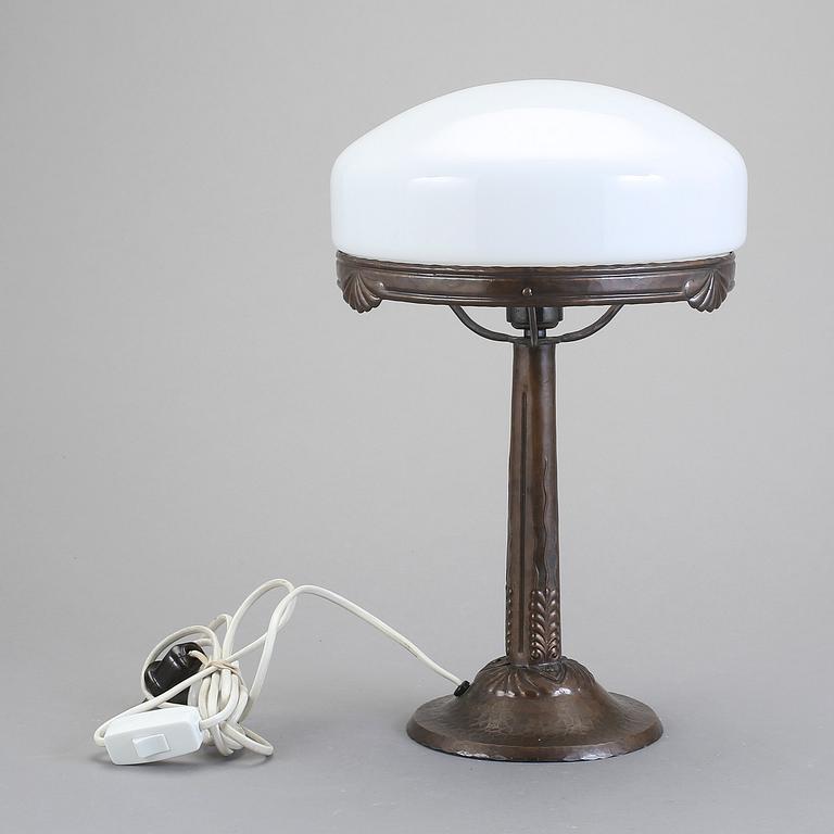 BORDSLAMPA, så kallad Strindbergsmodell. 1900-talets mitt.