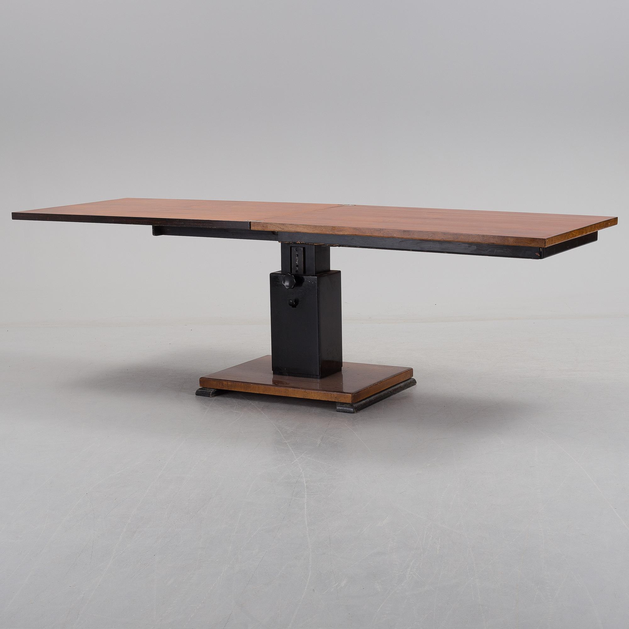 A 1930s coffee table by "Idealbordet" from Umeå.