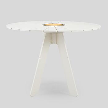 Alvar & Aino Aalto, trädgårdsmöblemang, 5 delar, "Aurinko"-serien, Artek, 2000-tal.