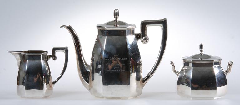 KAFFESERVIS, silver, 3 delar, Carl Andreas Kjernås, Göteborg, 1921. 1072 g.