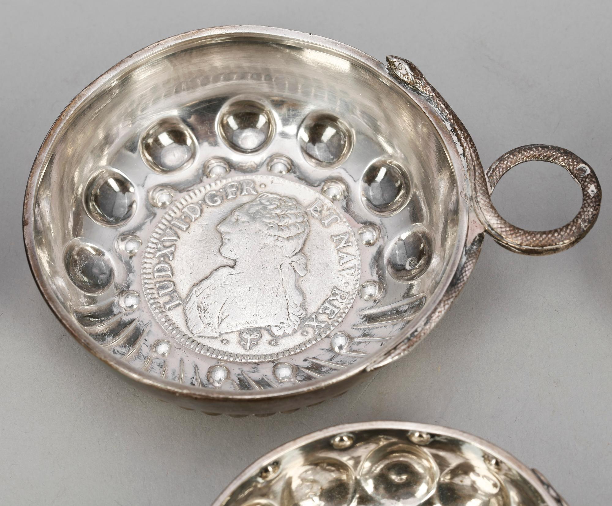 VINPRÖVNINGSKOPPAR, 3 st, silver, trol 1700-tal. Vikt ca 171 g.