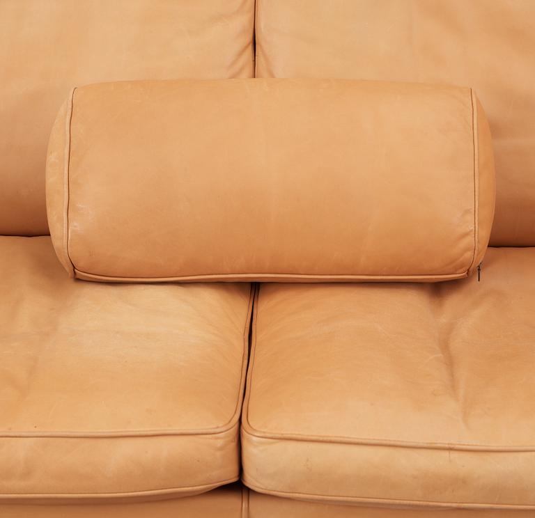 A Børge Mogensen 'Coupé / 2192' beige leather sofa, Fredericia, Denmark.