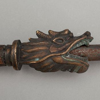 STRIDSKLUBBOR, 2 st, Kina, 1800/1900-tal.