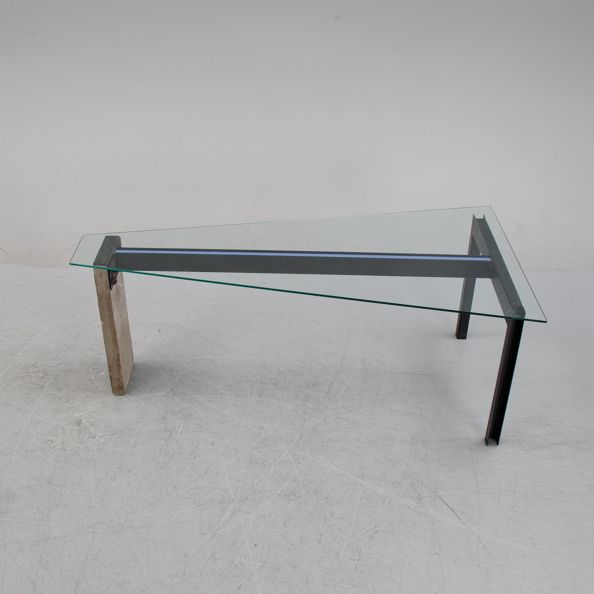 A 'Concrete' table by Jonas Bohlin for Källemo, end of the 20th Century.