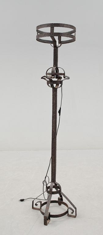 GOLVLAMPA, 1900-talets första hälft.