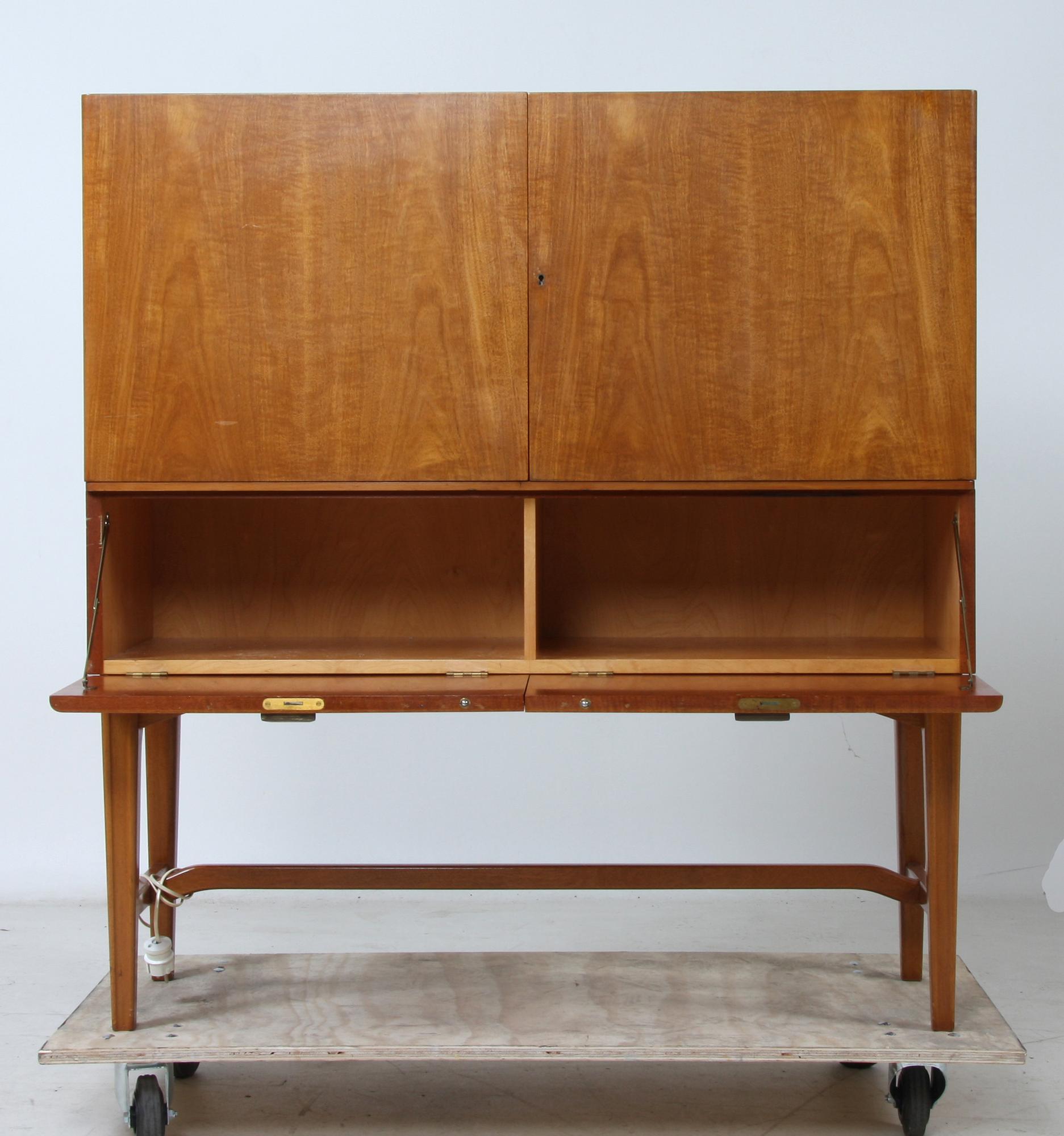 BARSKÅP, Nordiska Kompaniet, tillverkat 19430327.