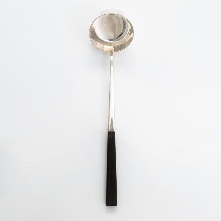 Mauno Honkanen, A silver sauce bowl with ladle for Tillander, Helsinki 1957.