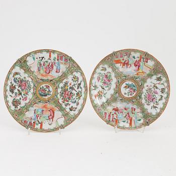 Five Chinese plates (4+1), Canton, mid 19th Century.
