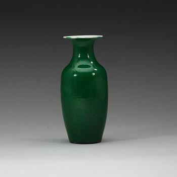 An emerald green vase, Qing dynasty presumably 18th century.