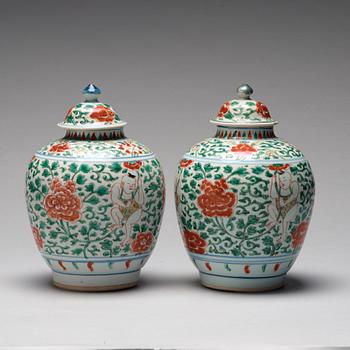 A pair of wucai Transitional jars, 17th Century.