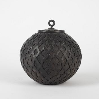 Anja Notini, an urn with cover, own workshop, Saltsjö-Boo.