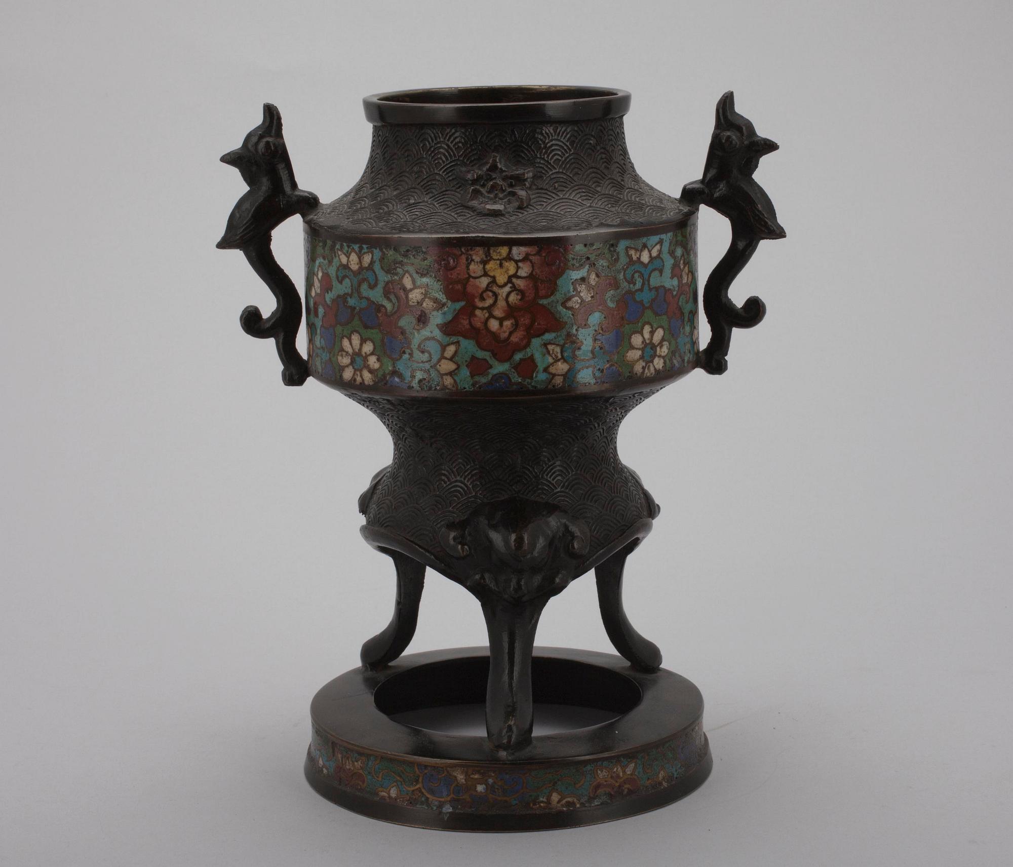 RÖKELSEKAR, metallblandning, cloisonné emalj, Japan, sannolikt 1800-tal.