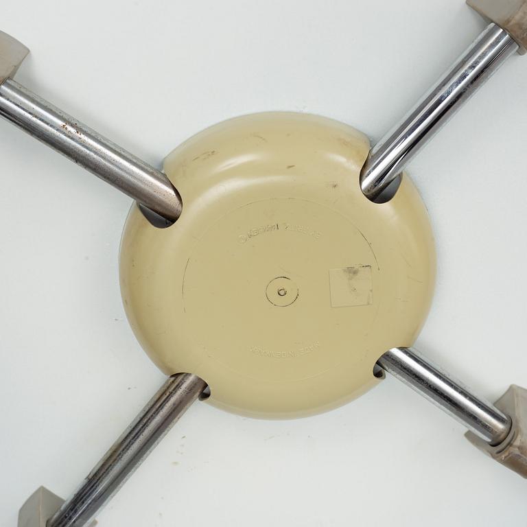 ARNE JACOBSEN, "Sjuan", 4 st, stolar, Fritz Hansen, Danmark 1995.