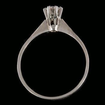 RING, 18 k vitguld med briljantslipad diamant, ca 0.28 ct. Vikt ca 2 g.
