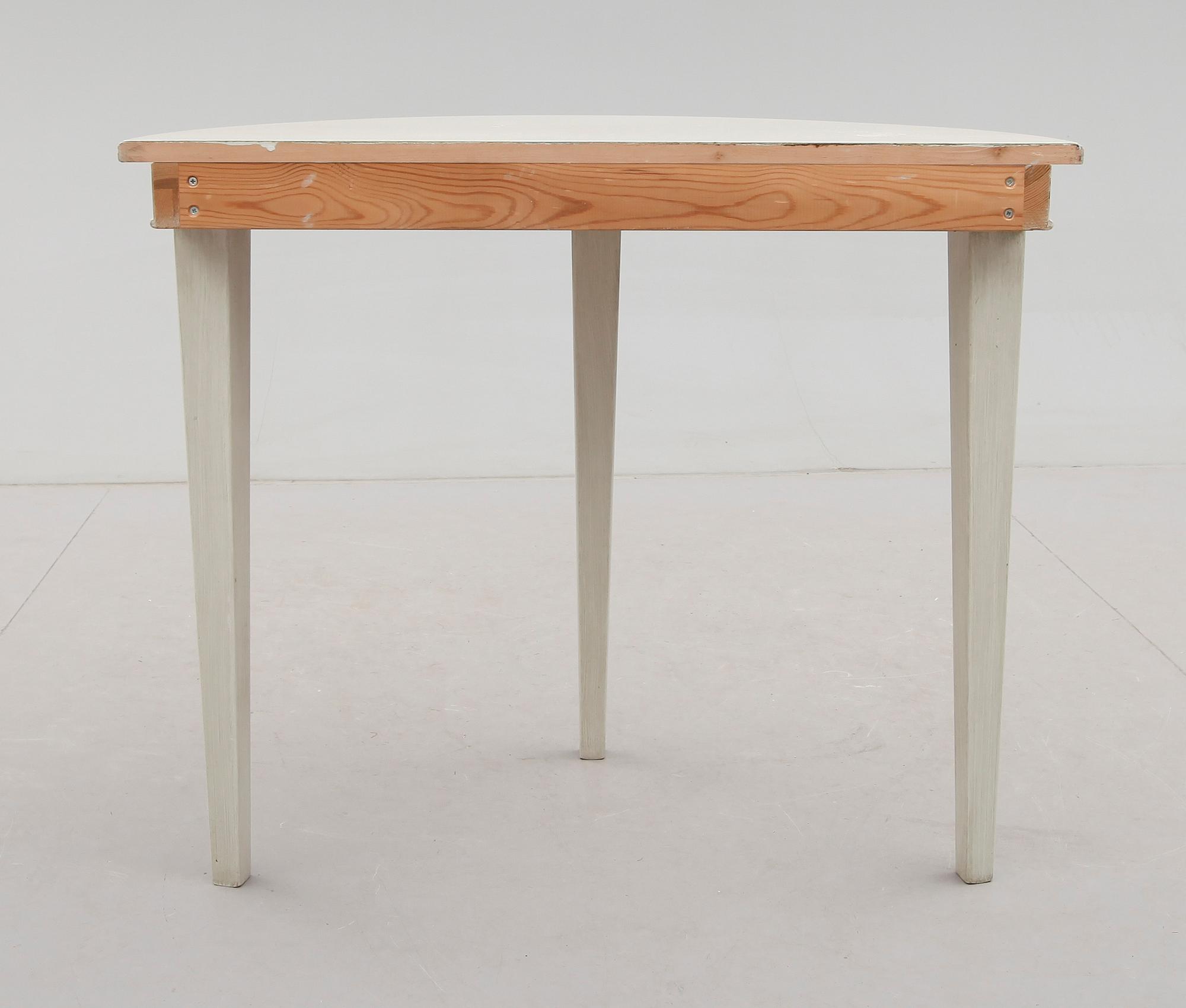 VÄGGBORD, gustaviansk stil, 1900-talets andra hälft.
