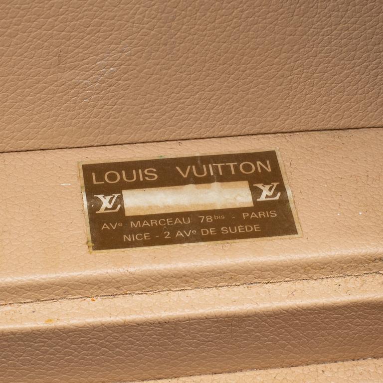 LOUIS VUITTON, a monogram canvas beauty box.