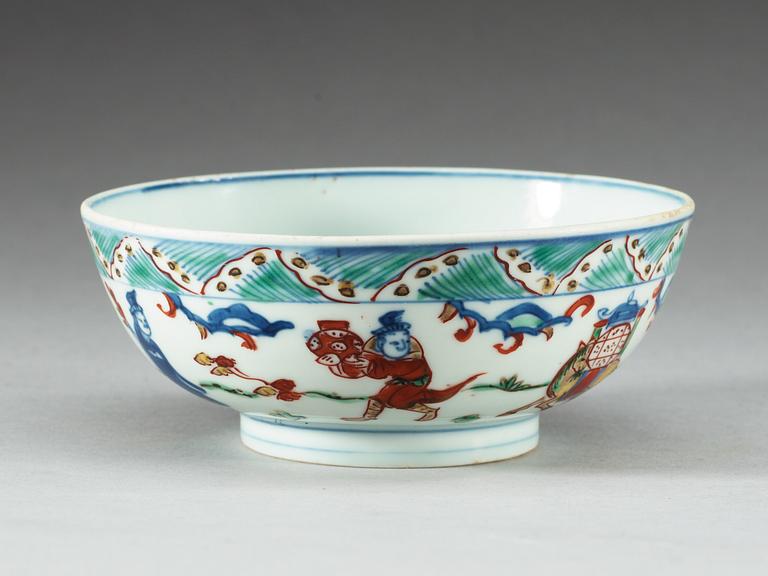 SKÅL, porslin. Ming dynastin, med Wanlis sex karaktärers märke och period (1573-1613).