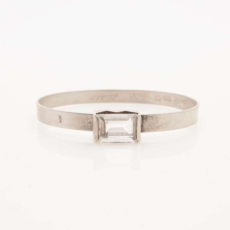 Åke Lindström för Bengt Erik Hallberg, armring, silver med bergkristall, 1973.