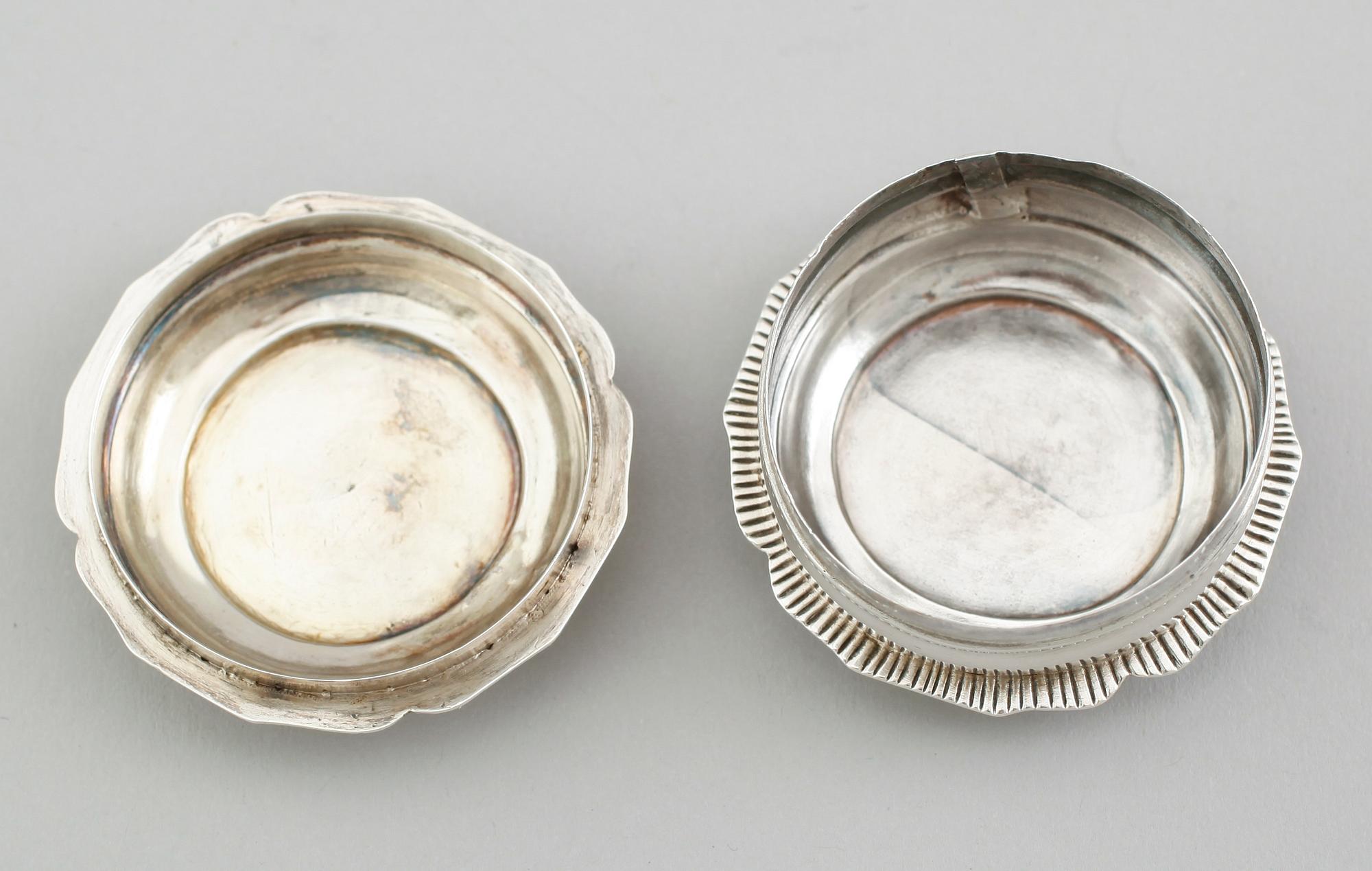 KYRKDOSA, silver, Michael Olof Barkman, Varberg 1813-1851. Vikt ca 31 gram.