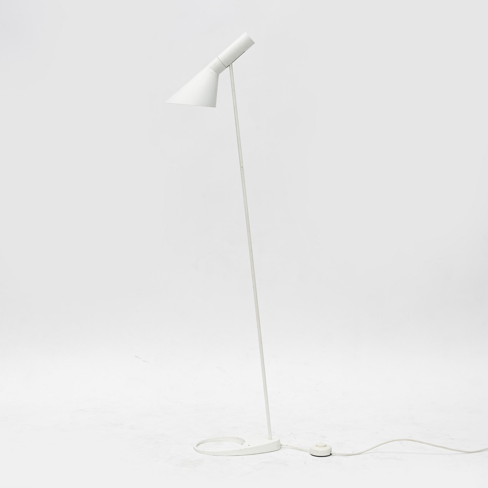 Arne Jacobsen, golvlampa, "AJ", Louis Poulsen, Danmark.