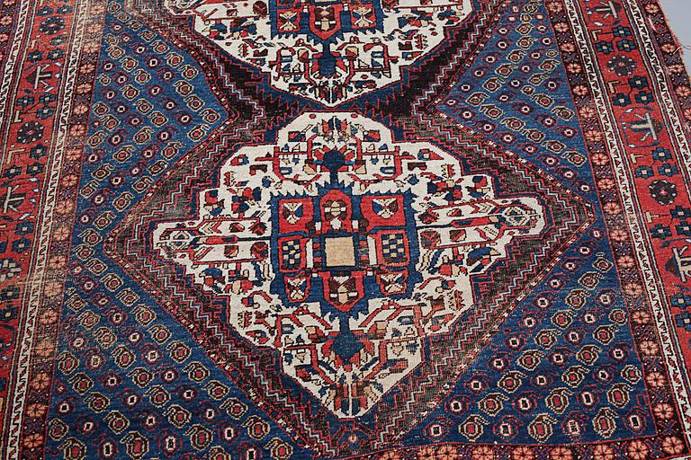 An Afshar rug, semiantique, 179 x 133 cm.