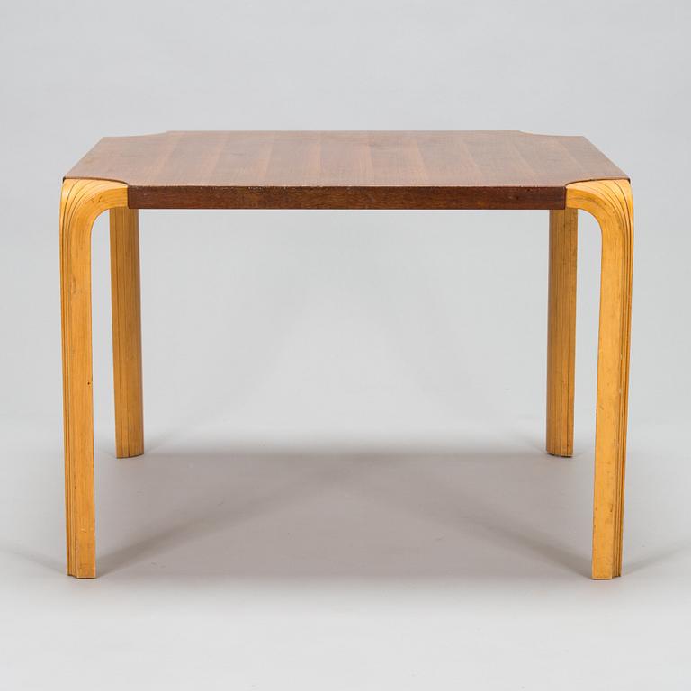 Alvar Aalto, sohvapöytä, MX800 A  O.Y. Huonekalu- ja Rakennustyötehdas A.B. 1950-luku.