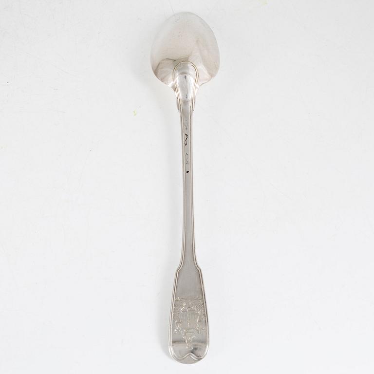 Ragusked, silver, with De Geer’s coat of arms.