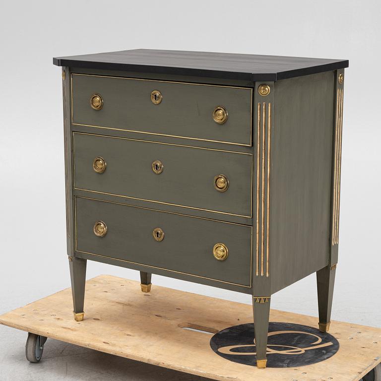 Chest of drawers, Gustavian style, second half of the 20th century.