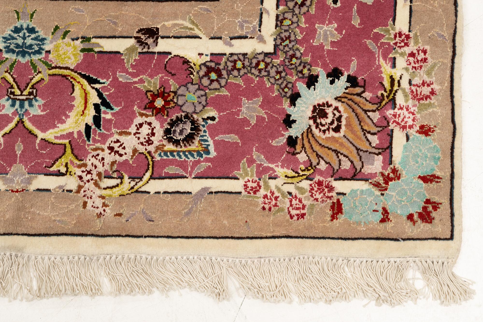 Rug, Tabriz, approx. 290 x 190 cm.