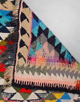 MATTA, modern tillverkning, ca 290 x 160 cm.