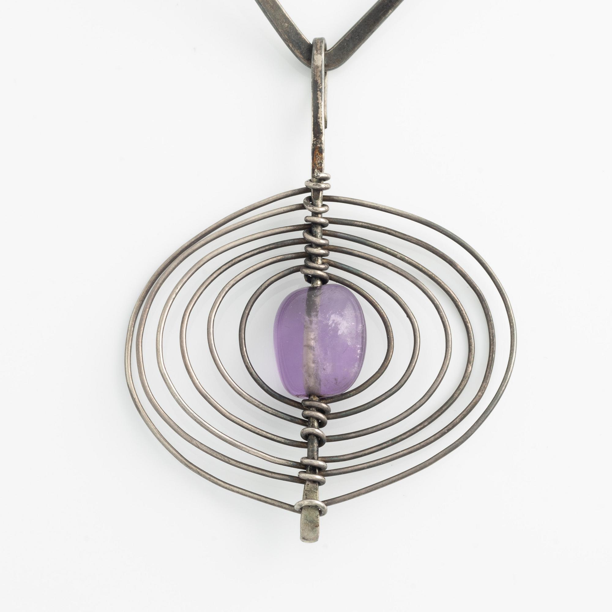 Necklace with pendant, silver with amethyst.